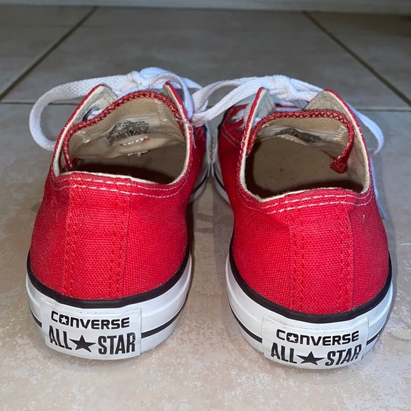 Red Converse Size 6 Women’s / 4 Men’s - Picture 4 of 7